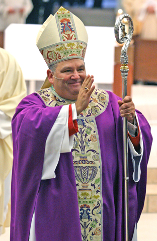 Bishop Bernard Hebda of Gaylord, Mich., offers a blessing during his 2009 installation Mass at St. Mary Cathedral in Gaylord. (CNS/The Catholic Times/Mark Haney)