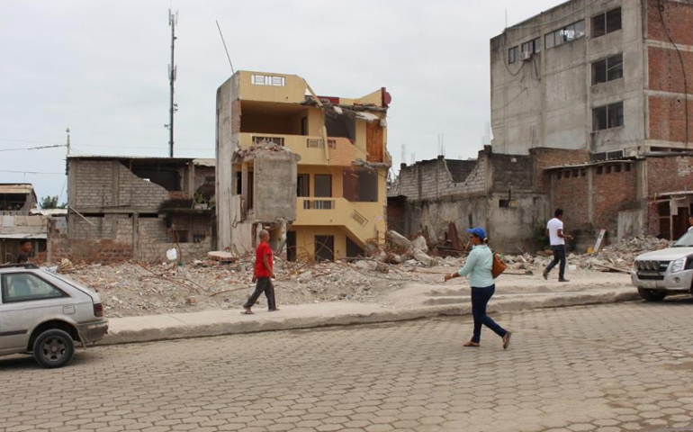 In the main town square of Pedernales, a lone house stands badly damaged as all other surrounding buildings have been razed. (GSR/Sofia Bermeo)