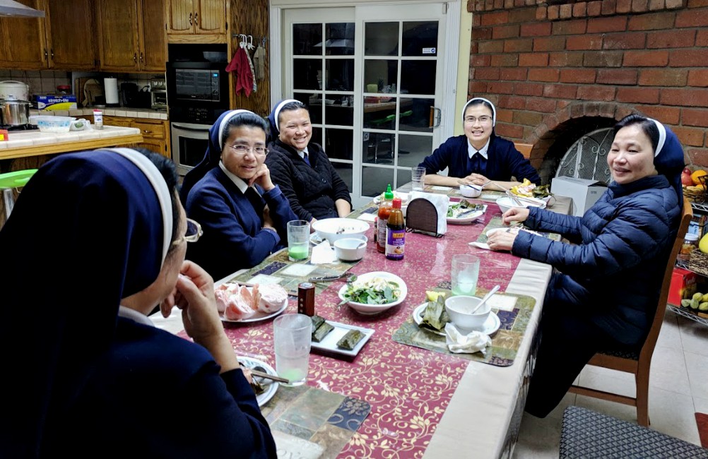 The Lovers of the Holy Cross of Los Angeles community at Our Lady of Mercy convent in Anaheim, California (Peter Tran)