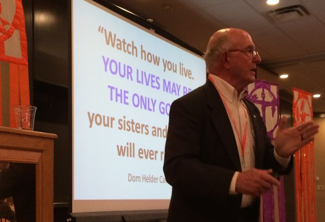 Crosby addresses priests' assembly in Saint Louis (Photo by Tom Fox)