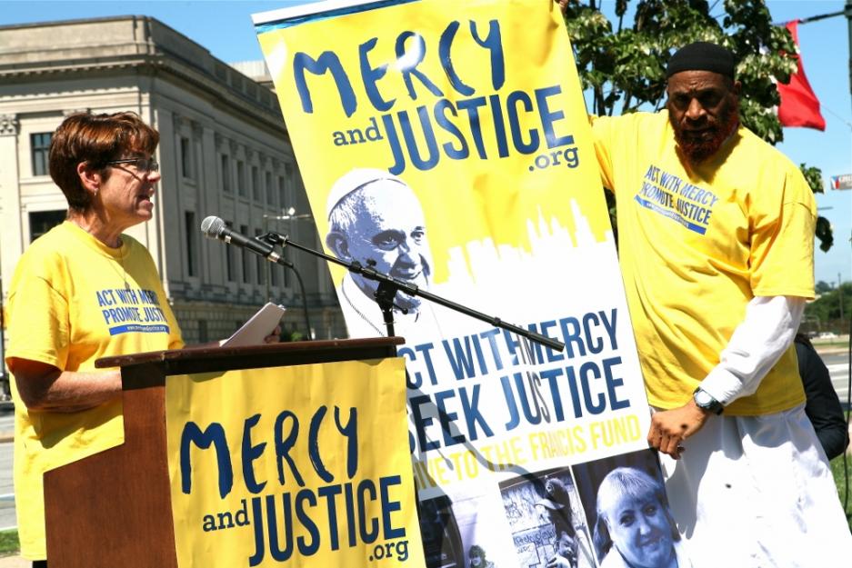 Mercy Sr. Mary Scullion, left, is co-chair of the Committee on Hunger and Homelessness for the Sept. 22-25 World Meeting of Families in Philadelphia. She is pictured at a recent Mercy and Justice event. (Courtesy of Project HOME)