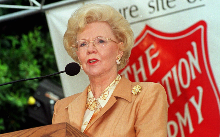 Joan Kroc speaks of her late husband, Ray Kroc, and his dedication to the Salvation Army at a ceremony Sept. 23, 1998, in San Diego, where she announced an $80 million gift to build a community center there. (AP Photo/Lenny Ignelzi)