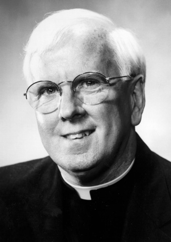 Salvatorian Fr. Robert Nugent, co-founder of New Ways Ministry, died Jan. 1 at a hospice care facility in Milwaukee at age 76 after a three-month battle with cancer. He is pictured in an undated photo. (CNS file photo)
