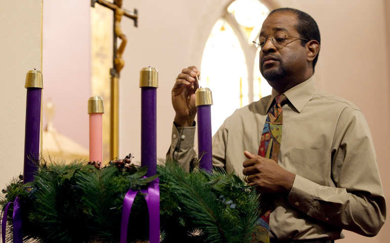 Lighting the Advent wreath on the first Sunday in Advent. (CNS file photo 2011)
