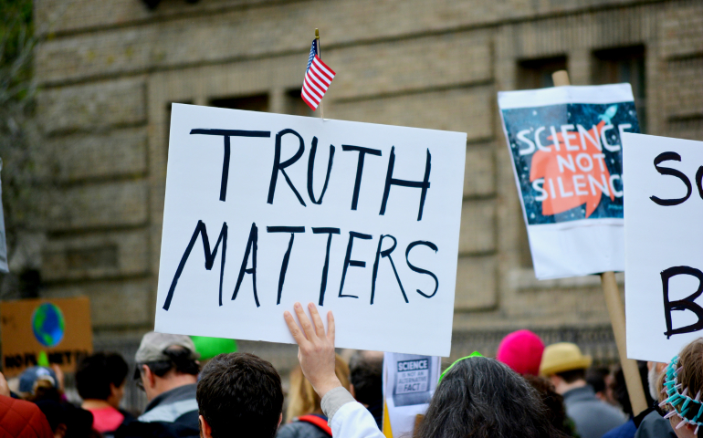 Protesters join the March for Science in Manhattan, New York, April 21. (Dreamstime/Cpenler)