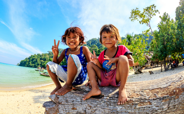 Children of the Moken people in Mu Ko Surin National Park, Thailand (Dreamstime/Bennymarty)