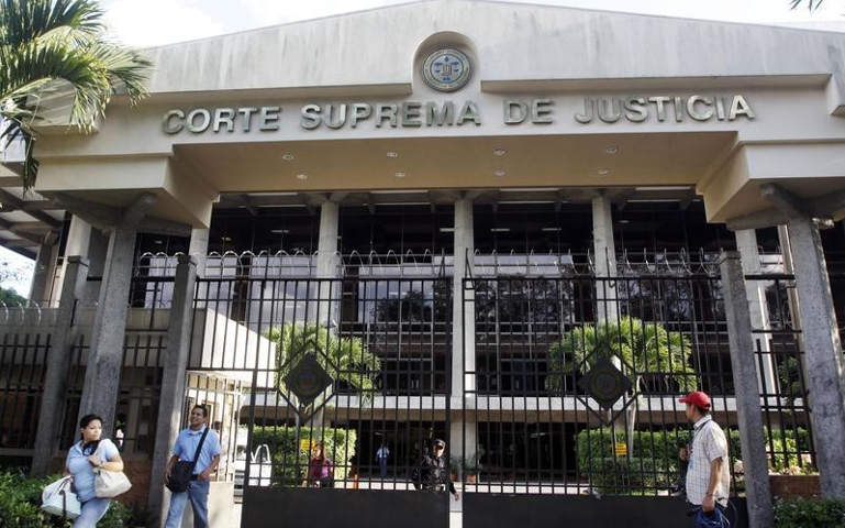 A view of the Supreme Court of Justice of El Salvador (Reuters/Luis Galdamez)