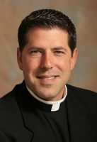 Episcopal Fr. Albert Cutie is pictured in a 2007 file photo in Washington. (CNS photo/Nancy Wiechec)