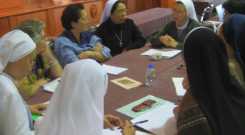 Sisters deliberate at Thailand conference (photo by Tom Fox)