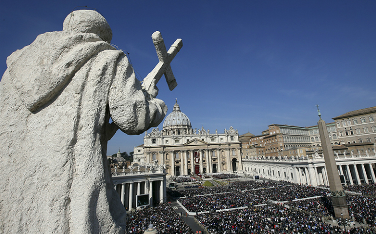 A general view is seen of Pope Francis leading the Easter Mass in St. Peter’s Square at the Vatican on March 27, 2016. (Reuters/Alessandro Bianchi)