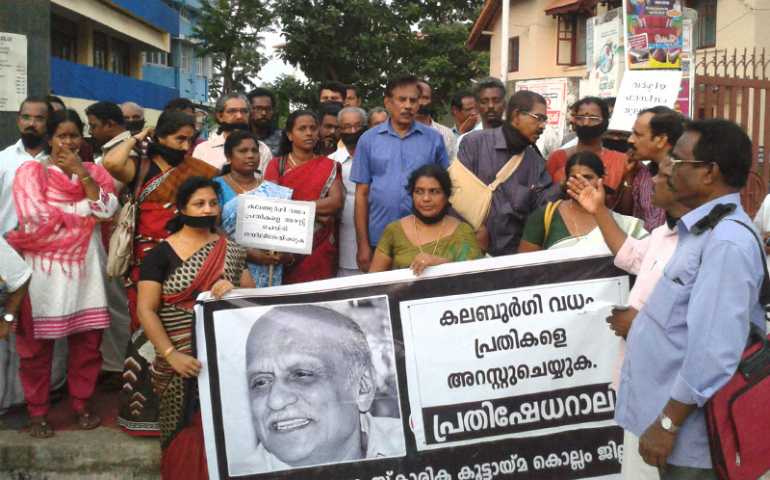 People demonstrate on Sept. 3, 2015, in Kollam, India, against the slaying of author M.M. Kalburgi. (Creative Commons)