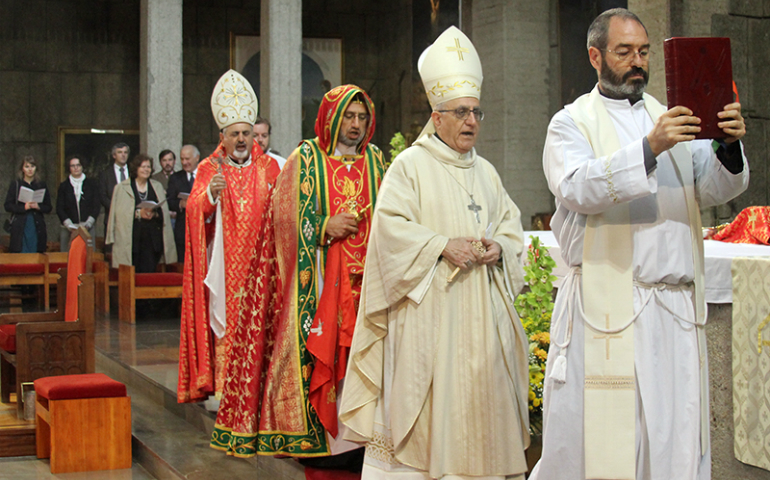 Chaldean Archbishop Yousif Mirkis of Kirkuk, Iraq, second from right, celebrates Mass on April 19, 2015, in Madrid. (HazteOir.org via Creative Commons)