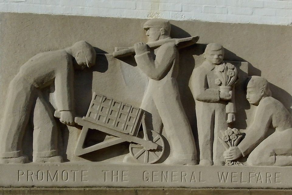 The sixth frieze of "Preamble to the Constitution" by Lenore Thomas (1937) at the Greenbelt Community Center in Greenbelt, Maryland (Wikimedia Commons/ArtistsInResidence)