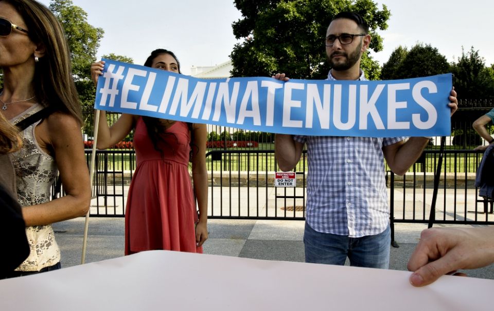 Nuclear war protesters demonstrate outside the White House in Washington Aug. 9. (CNS/Tyler Orsburn)