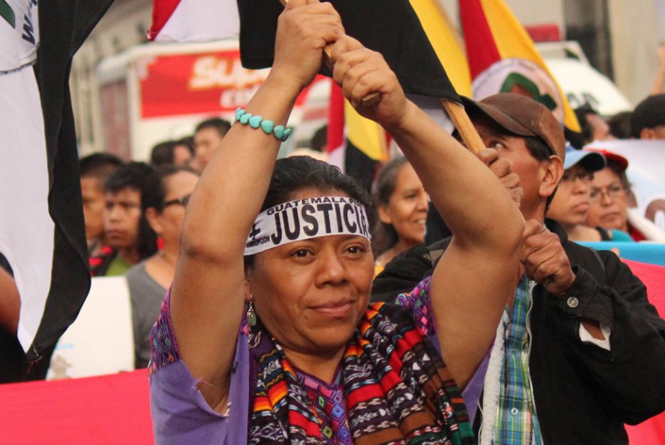 Aura Lolita Chávez Ixcaquic: "No es como se dice a nivel internacional, que somos 'olvidados': no somos 'pueblos olvidados', sino 'odiados'. El estado nos odia porque defendemos nuestra vida a través de la organización. (Cortesía Consejo de Pueblos K'iche Aura Lolita Chávez Ixcaquic: "No es como se dice a nivel internacional, que somos 'olvidados': no somos 'pueblos olvidados', sino 'odiados'. El estado nos odia porque defendemos nuestra vida a través de la organización". (Cortesía Consejo de Pueblos K'ich
