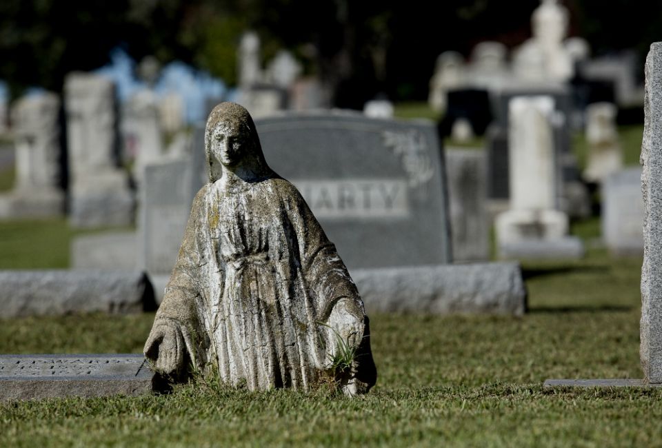 St. Mary Parish's cemetery in Alexandria, Virginia, is seen in a 2017 file photo. (CNS/Tyler Orsburn) St. Mary Parish's cemetery in Alexandria, Virginia, is seen in a 2017 file photo. (CNS/Tyler Orsburn)