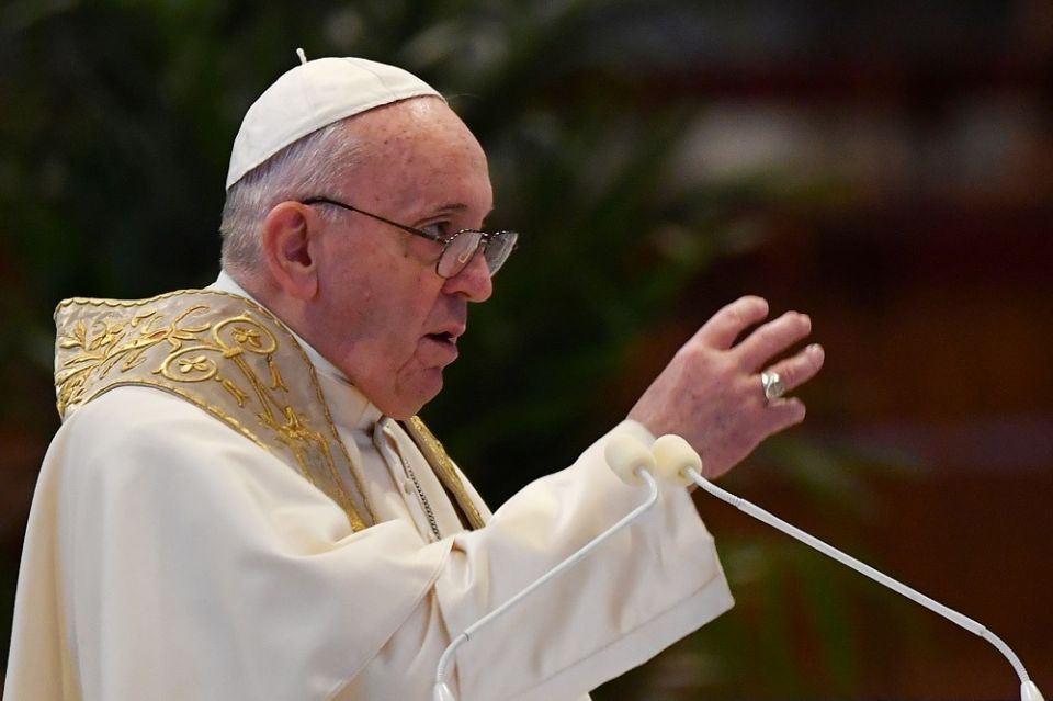 Pope Francis delivers Easter blessing