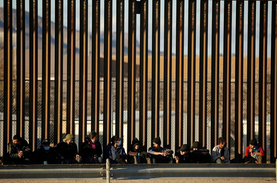 Migrants from Central America seeking asylum in the United States turn themselves in after crossing into El Paso, Texas, Jan. 22. (CNS/Reuters/Jose Luis Gonzalez) Migrants from Central America seeking asylum in the United States turn themselves in after crossing into El Paso, Texas, Jan. 22. (CNS/Reuters/Jose Luis Gonzalez)