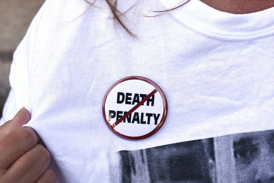 An anti-death penalty button is seen in this 2015 file photo. (CNS photo/Nick Oxford, Reuters)