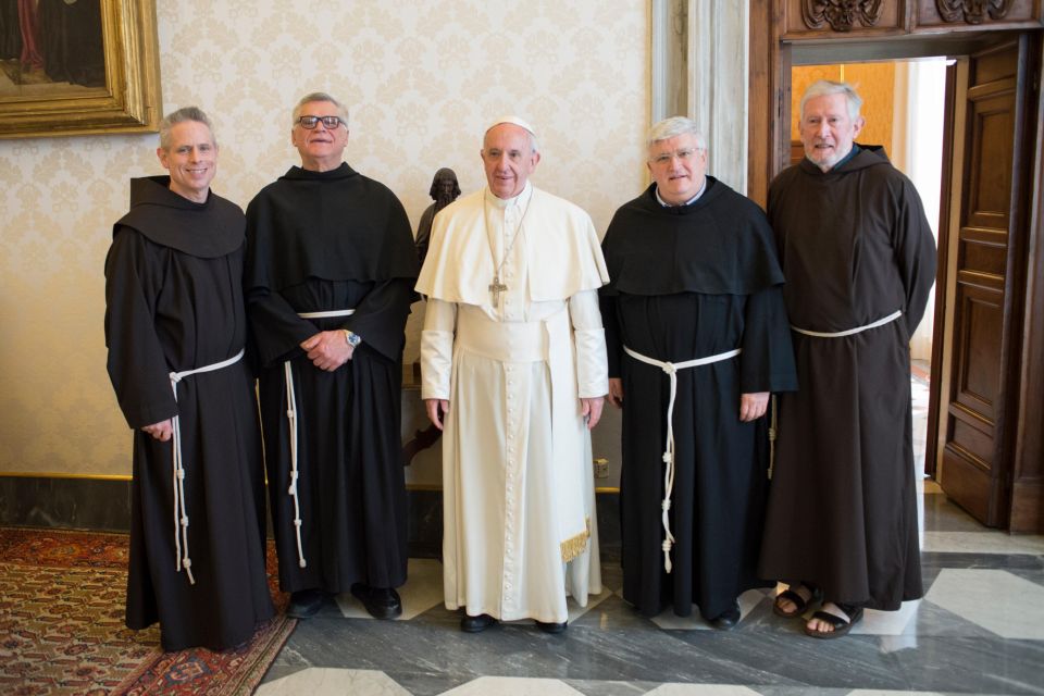 Pope Francis poses with the superiors of the four main men's branches of the Franciscan family during a meeting at the Vatican, April 10, 2017. (CNS photo/Vatican Media)