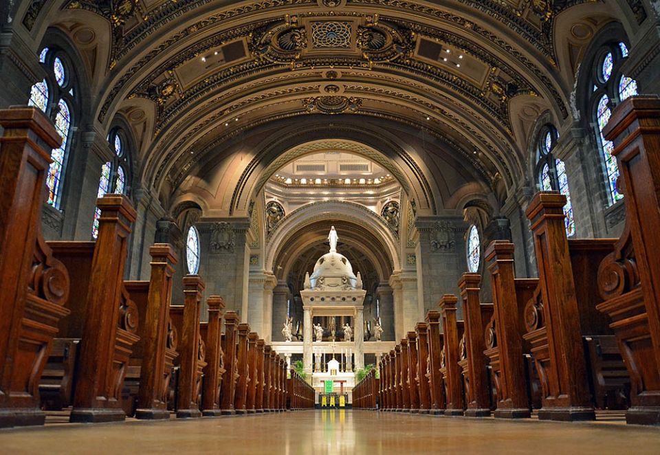 The interior of the Basilica of St. Mary, Minneapolis (Wikimedia Commons/Andreas Faessler) The interior of the Basilica of St. Mary, Minneapolis (Wikimedia Commons/Andreas Faessler)