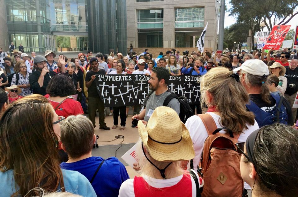 Protesting Operation Streamline at the Federal Courthouse in Tucson, Arizona (Eileen Harrington, CoL)