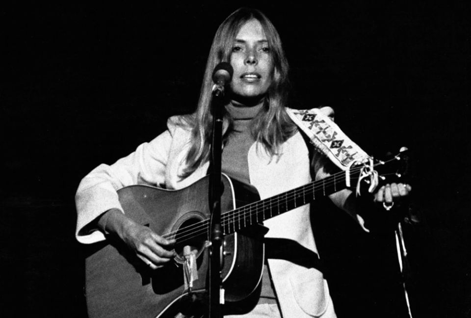 Joni Mitchell in concert at Universal Amphitheater in 1974 (Wikimedia Commons/Paul C. Babin) Joni Mitchell in concert at Universal Amphitheater in 1974 (Wikimedia Commons/Paul C. Babin)