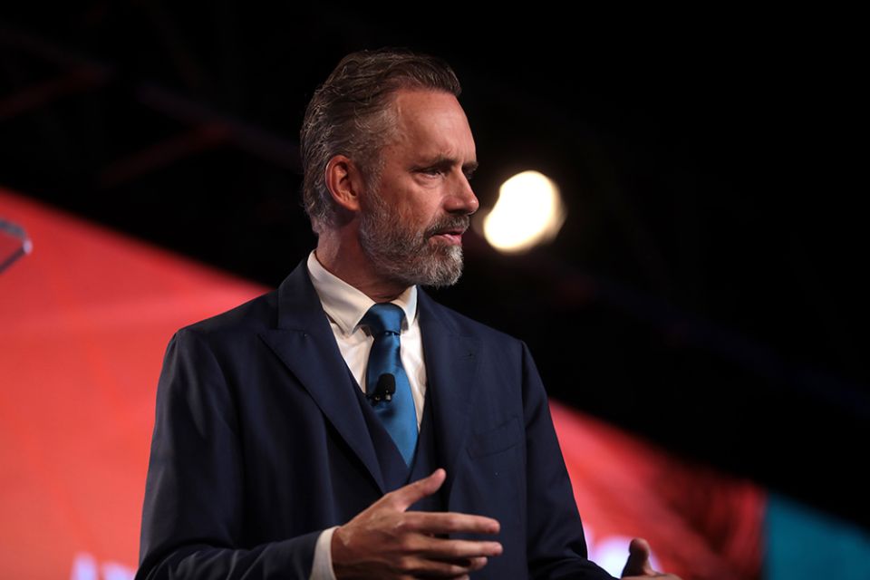 Jordan Peterson speaks at the 2018 Student Action Summit hosted by Turning Point USA in West Palm Beach, Florida. (Wikimedia Commons/Gage Skidmore)