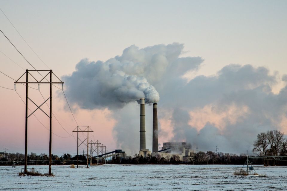 A coal-fired power plant is seen near Becker, Minnesota. (Wikimedia Commons/Tony Webster) A coal-fired power plant is seen near Becker, Minnesota. (Wikimedia Commons/Tony Webster)