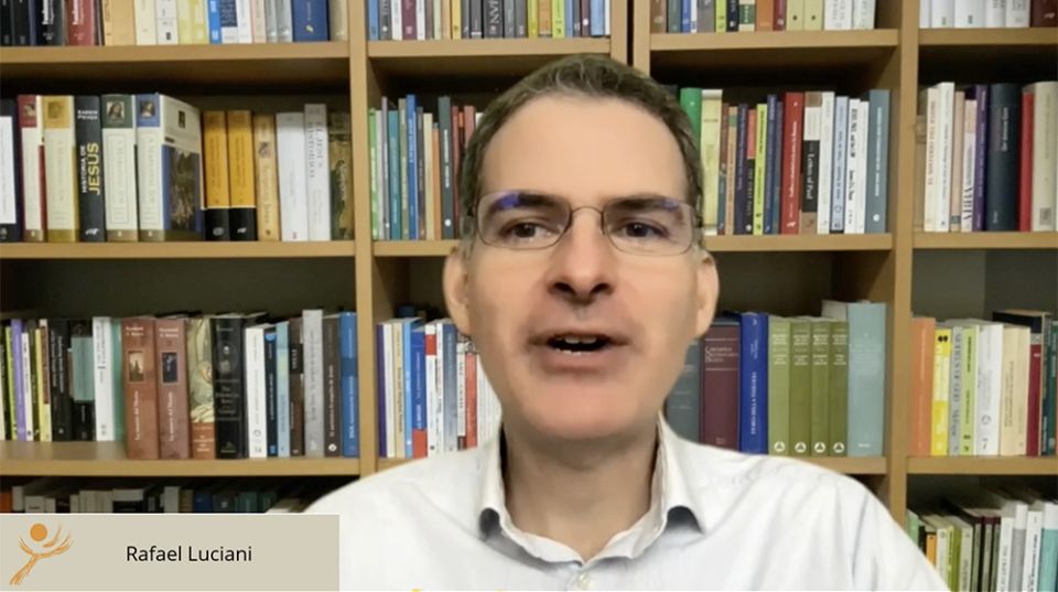 Rafael Luciani, a member of the theological commission of the Vatican's General Secretariat of the Synod, delivers a lecture on "Introducing Synodality" for the online course "Common discernment and decision making in a Synodal Church." (NCR screenshot)