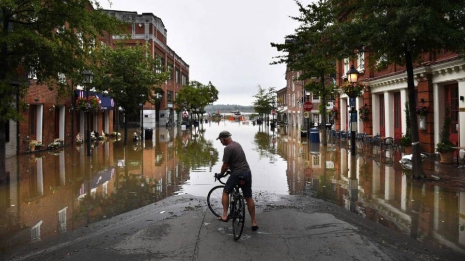 Tidal flooding in Alexandria, Virginia (Getty Images via PBS NewsHour/The Washington Post/Matt McClain)