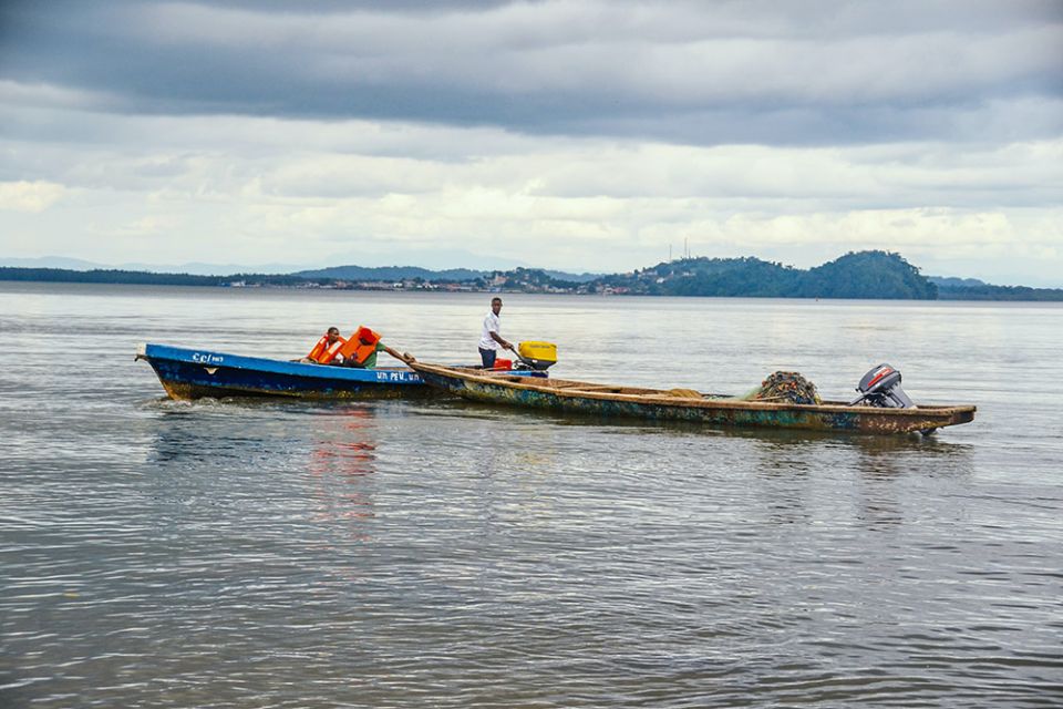 Fishing at Cocobeach in northwest Gabon (Unsplash/Ralph Messi)