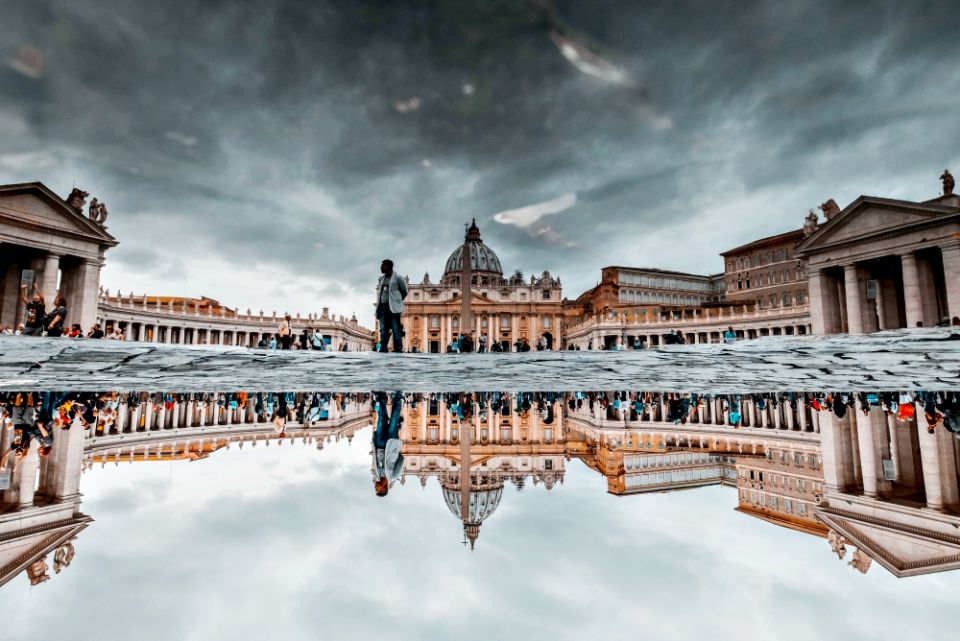 St. Peter's Square at the Vatican (Unsplash/Sean Ang)
