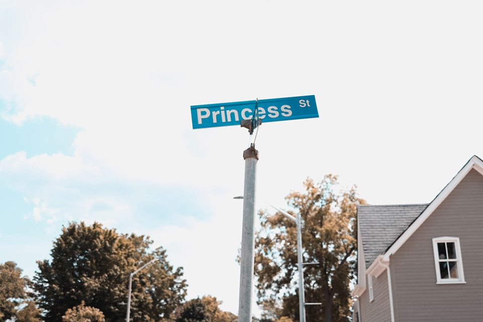 Princess Street (Unsplash/Zain Saleem)