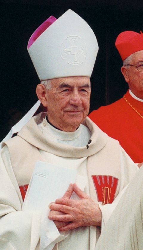Archbishop John R. Quinn in 2004 (CNS/Catholic Weekly/Brett McLaughlin) Archbishop John R. Quinn in 2004 (CNS/Catholic Weekly/Brett McLaughlin)