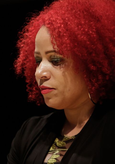 Nikole Hannah-Jones in 2018 (Flickr/Associação Brasileira de Jornalismo Investigativo/Abraji/Alice Vergueiro)