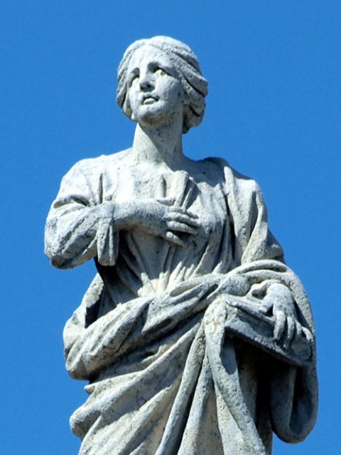 St. Macrina on the colonnade of St. Peter's Square at the Vatican (Wikimedia Commons/AlfvanBeem)