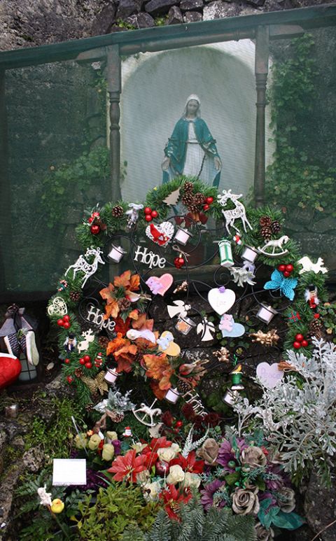 A wreath laid at the site of the former mother and baby home in Tuam, seen in a picture taken December 2021 (Courtesy of Breeda Murphy) A wreath laid at the site of the former mother and baby home in Tuam, seen in a picture taken December 2021 (Courtesy of Breeda Murphy)