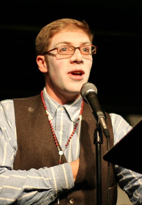 Joe Pera performs in "Overload the Machine" at the Peoples Improv Theater in New York City in 2011. (Wikimedia Commons/Benjamin Ragheb)