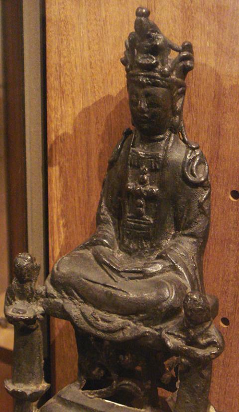 A 17th-century Japanese statue of Mary incorporates imagery of the bodhisattva Guanyin, a feminine deity of compassion in Buddhism. (Wikimedia Commons/PHGCOM)