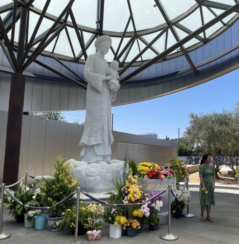 t Our Lady of La Vang Shrine Our Lady of La Vang Shrine,