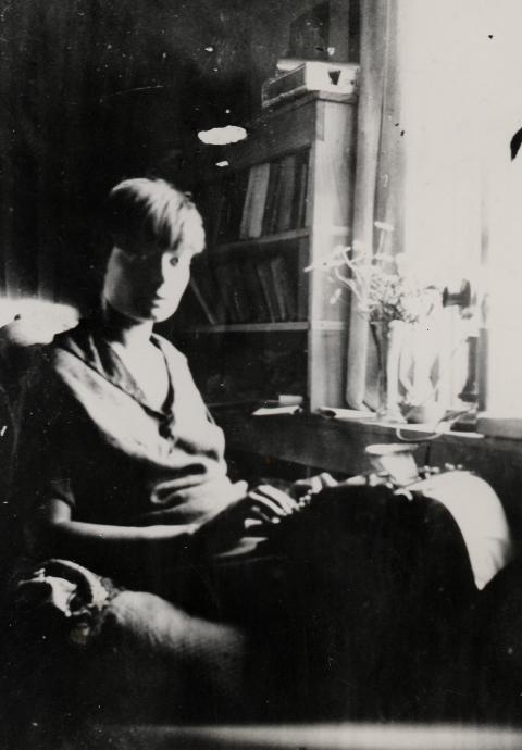 Dorothy Day at the typewriter in her cottage on Staten Island, New York, circa 1925 (Journey Films/©Marquette University) Dorothy Day at the typewriter in her cottage on Staten Island, New York, circa 1925 (Journey Films/©Marquette University)