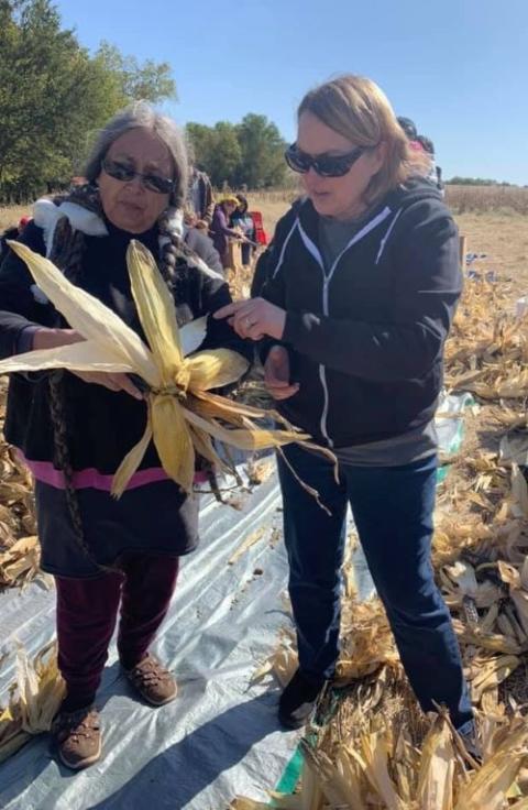 Deb Echo-Hawk and Ronnie O’Brien harvest blue flour corn in Nebraska in 2019. (Ronnie O’Brien)