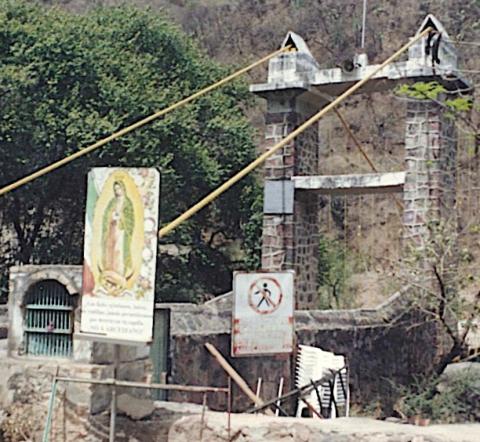 The historic Arcediano Bridge, the first suspension bridge in Mexico and the second in the entire hemisphere (preceded only by the Brooklyn Bridge in New York), was destroyed for dam construction. (Provided photo) The historic Arcediano Bridge, the first suspension bridge in Mexico and the second in the entire hemisphere (preceded only by the Brooklyn Bridge in New York), was destroyed for dam construction. (Provided photo)