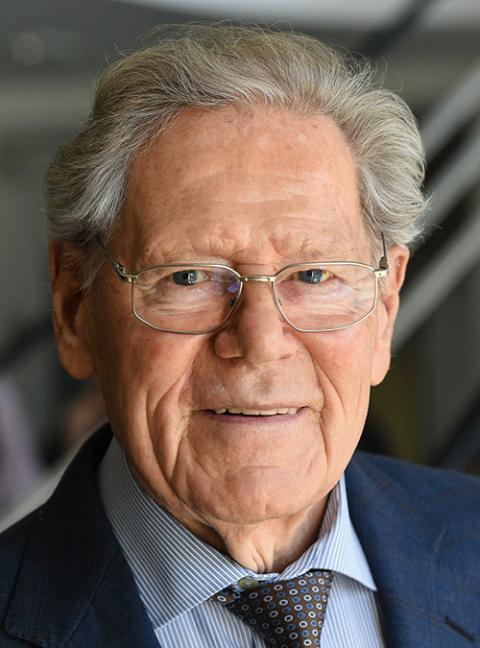 Fr. Hans Küng in 2015 (CNS/KNA/Harald Oppitz) Fr. Hans Küng in 2015 (CNS/KNA/Harald Oppitz)