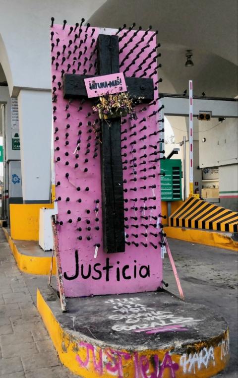 A cross meant to draw attention to the problem of femicide is seen at the Paso del Norte International Bridge, Ciudad Juárez, Mexico, April 6, 2019. (Wikimedia Commons/Wotancito) A cross meant to draw attention to the problem of femicide is seen at the Paso del Norte International Bridge, Ciudad Juárez, Mexico, April 6, 2019. (Wikimedia Commons/Wotancito)