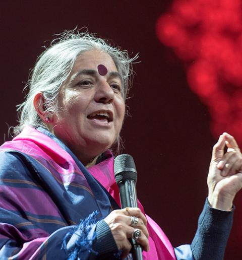 Vandana Shiva speaks at the Global Citizen Festival in Hamburg, Germany, in 2017. (Wikimedia Commons/Frank Schwichtenberg)