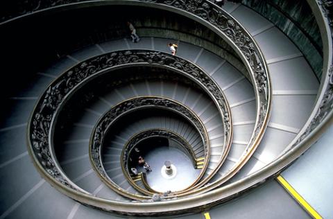 Double helix staircase in the Pio Clementino Museum at the Vatican, designed by Giuseppe Momo, sculpted by Antonio Maraini and realized by the Ferdinando Marinelli Artistic Foundry in 1932, pictured in 2004 (Wikimedia Commons/Andreas Tille) Double helix staircase in the Pio Clementino Museum at the Vatican, designed by Giuseppe Momo, sculpted by Antonio Maraini and realized by the Ferdinando Marinelli Artistic Foundry in 1932, pictured in 2004 (Wikimedia Commons/Andreas Tille)