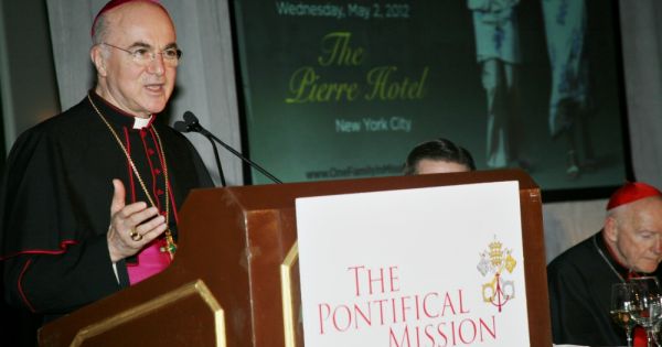 For some reason Megalovania played during an audience with the Pope - The Verge