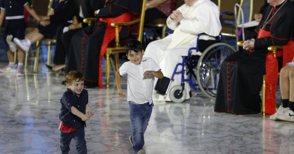 Opening World Meeting of Families, pope says small steps can lead to holiness